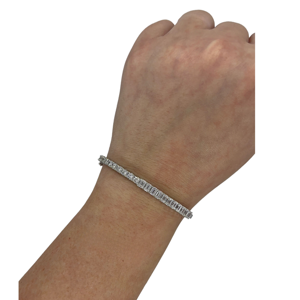 Lab-Grown Dirty Martini Bangle