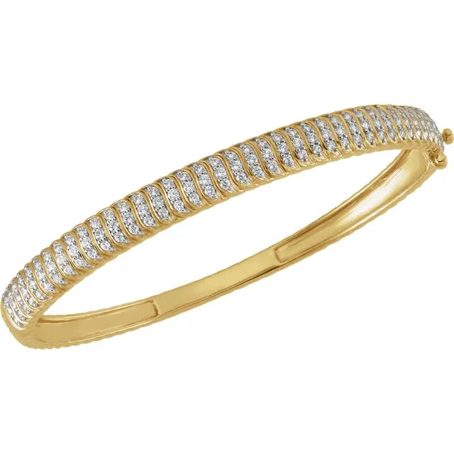 Lab-Grown Fluted Pave Diamond Bangle