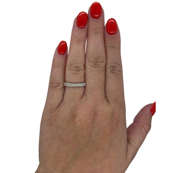 Mini Oval Shaped Diamond Band