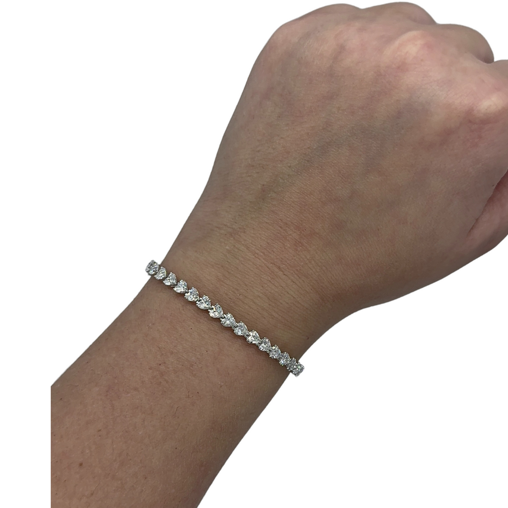 Lab-Grown E/W Heart Shaped Diamond Tennis Bracelet