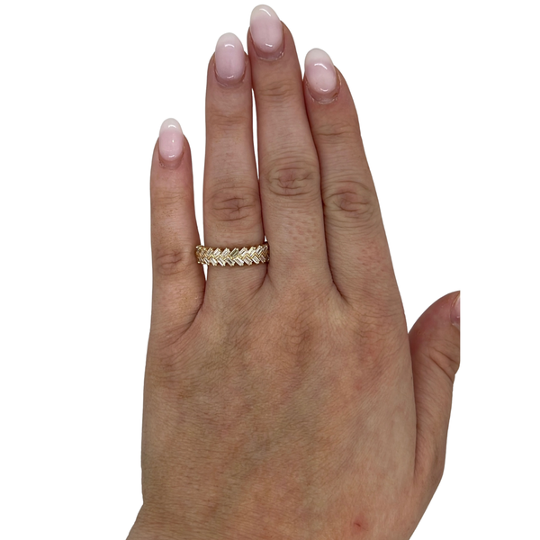 Lab-Grown Chevron Baguette Band on hand