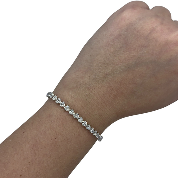 Lab-Grown E/W Heart Shaped Diamond Tennis Bracelet