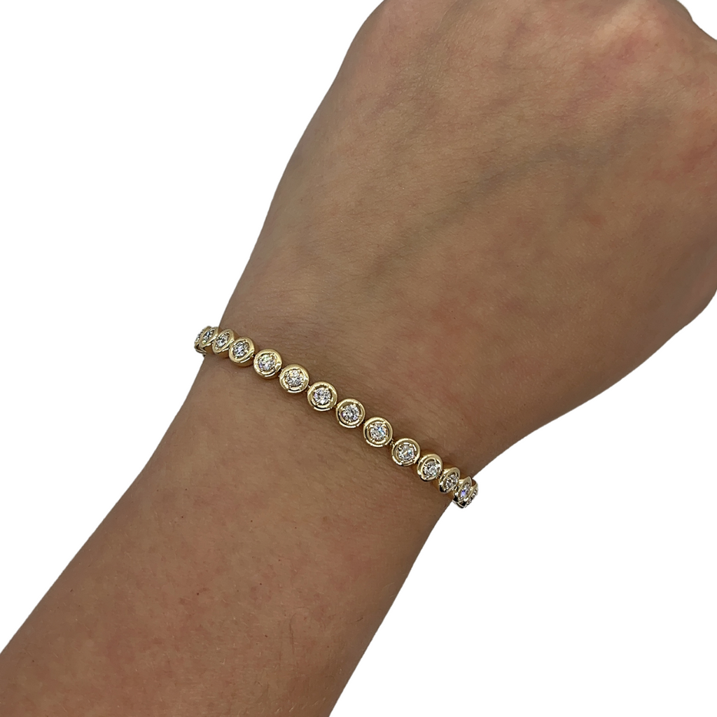 Lab-Grown Donut Bezel Tennis Bracelet