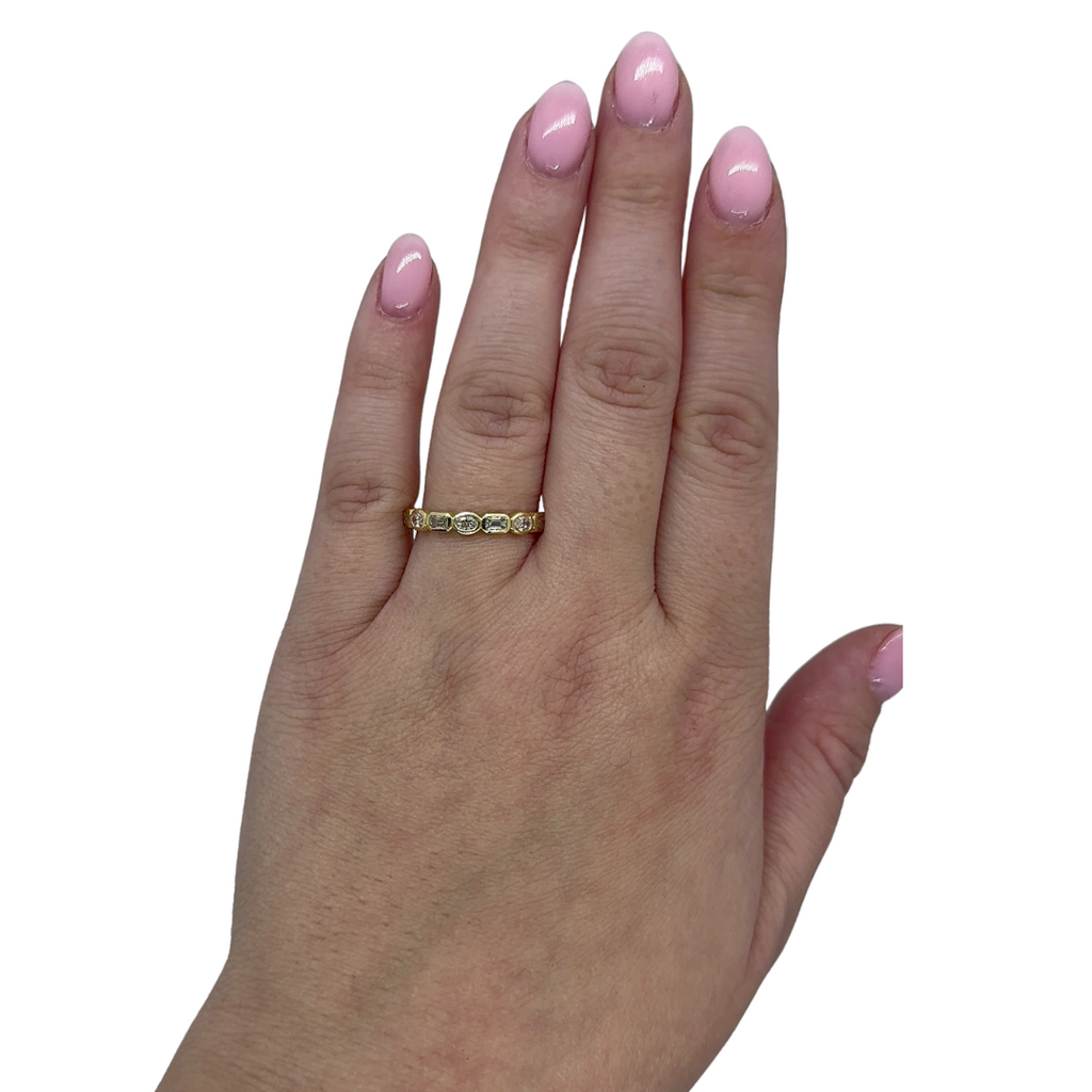 Lab-Grown Bezel E/W Emerald and Oval Band