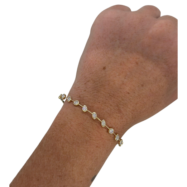 Organic Bezel Negative Space Bangle