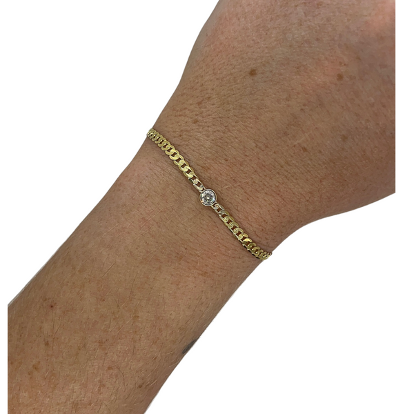 Cuban Link Round Bezel Pendant Bracelet