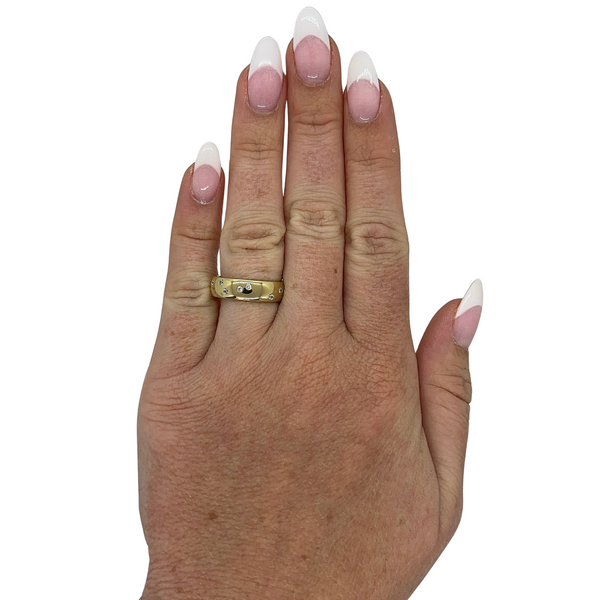 Round Scattered Accented 6mm Band