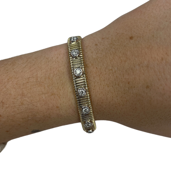 Fluted Inlay Bezel Diamond Bangle