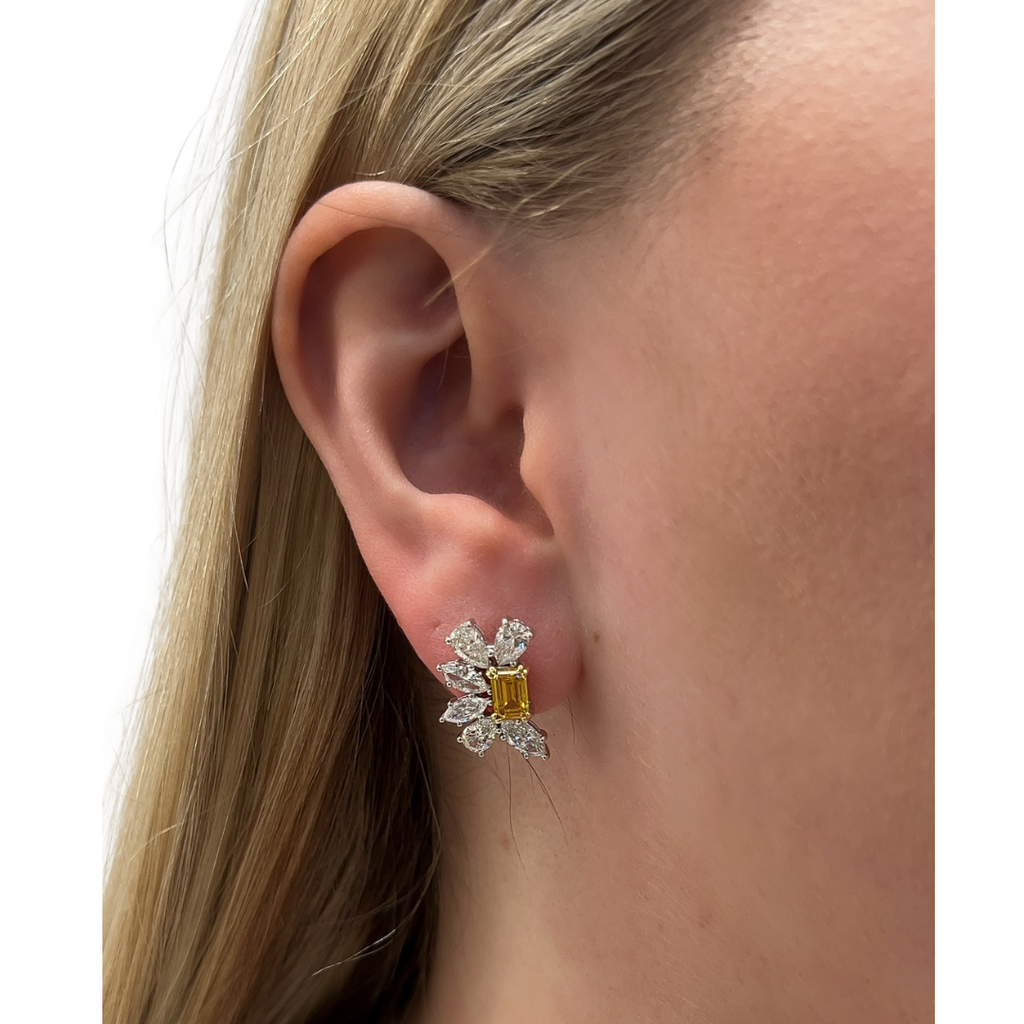 Lab-Grown Daisy Studs