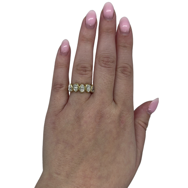 Alternating Bezel Pear Band