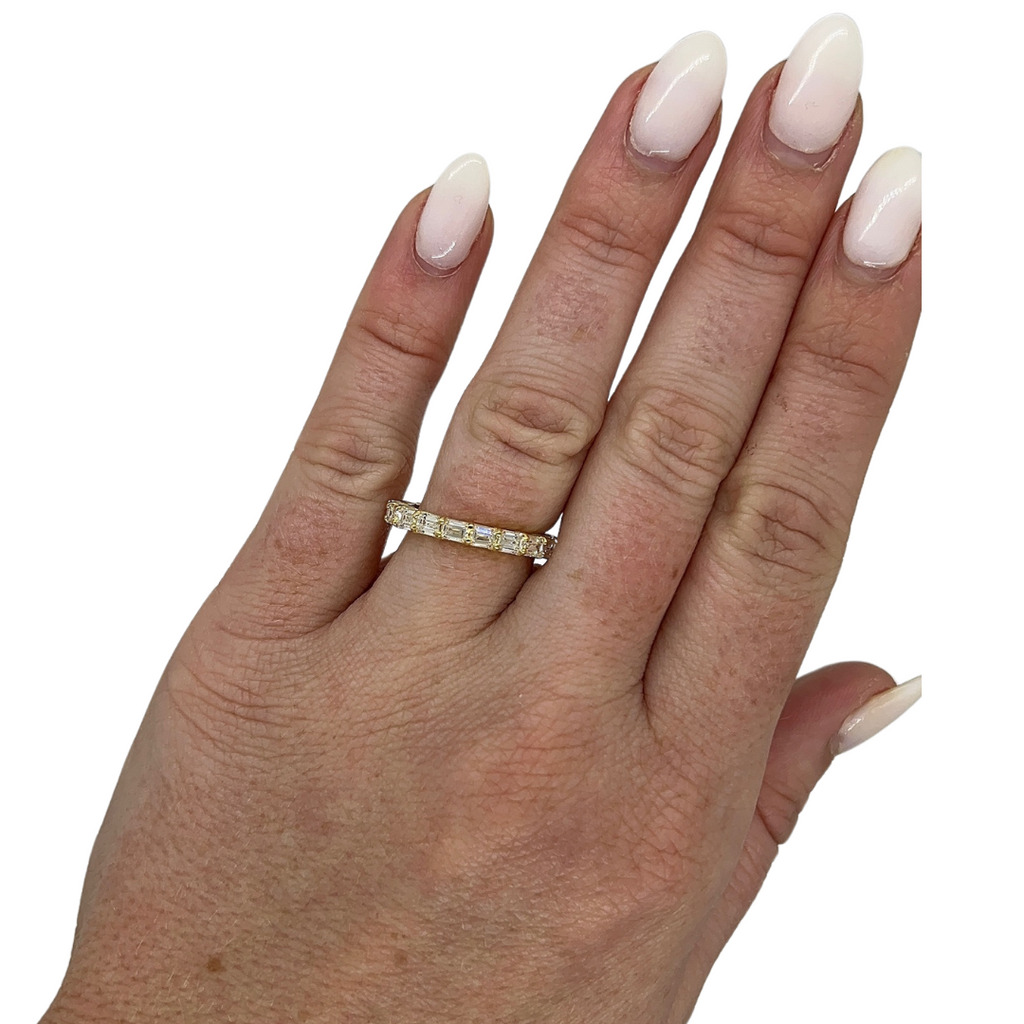 Lab-Grown E/W Emerald Cut Diamond Eternity Band