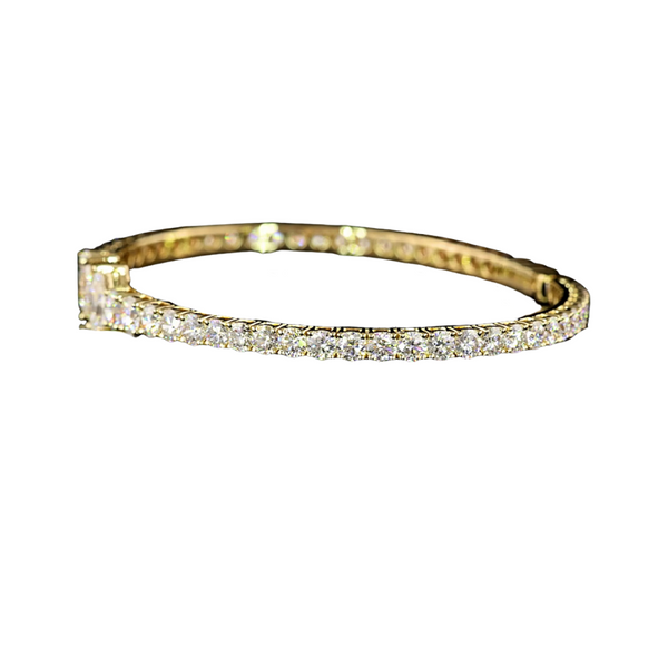 Lab-Grown Pear & Round Shaped Diamond Bangle