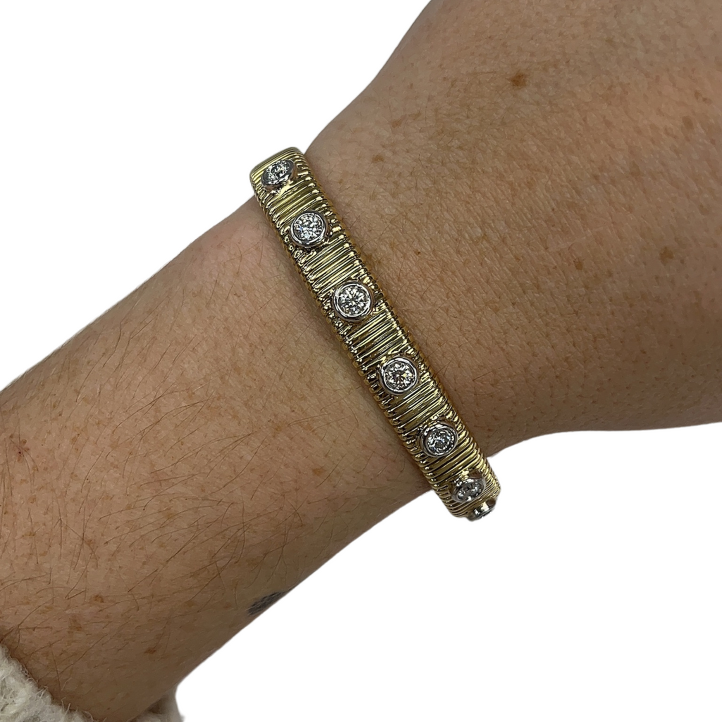 Fluted Inlay Bezel Diamond Bangle