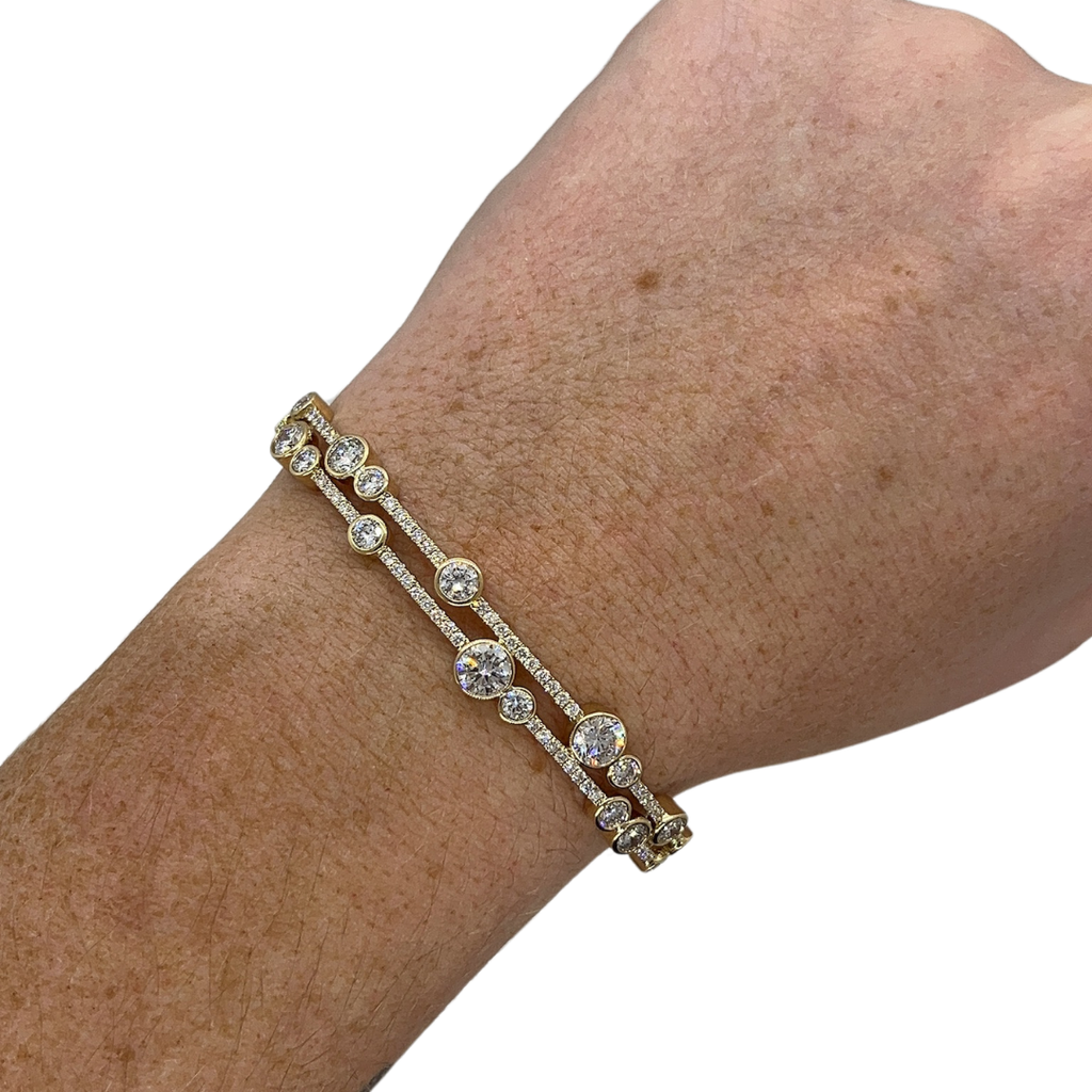 Lab-Grown Round Diamond Bezel Pave Bangle