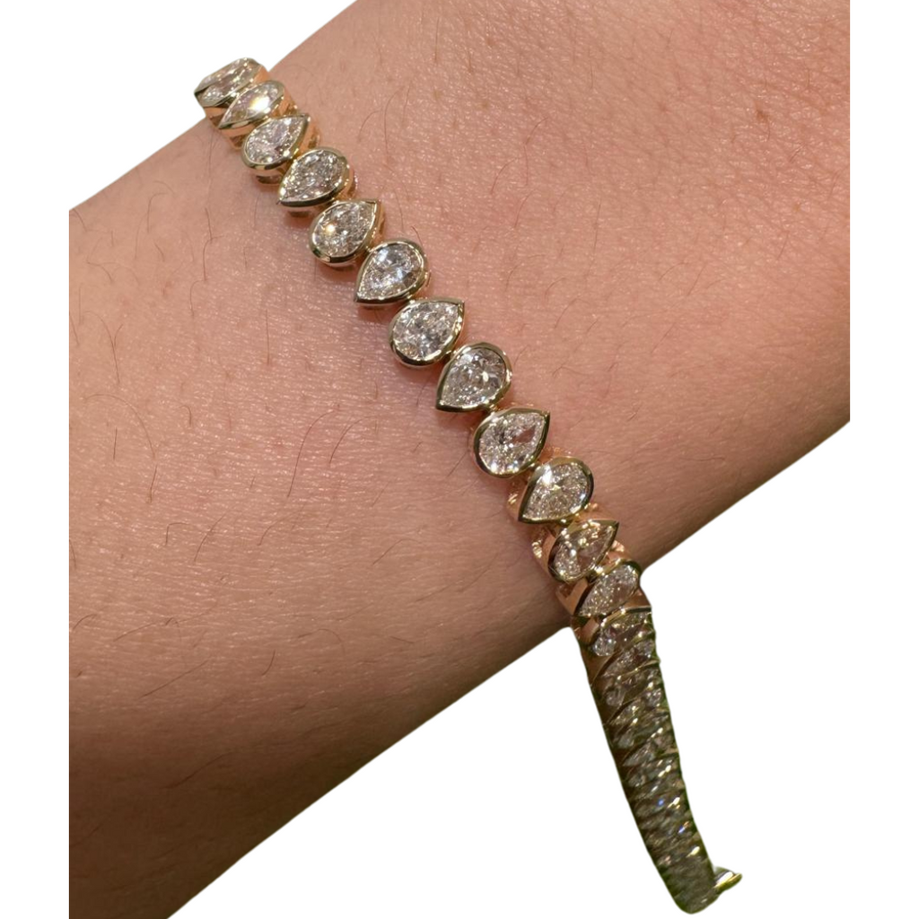 Lab-Grown Alternating N/S Bezel Pear Shaped Tennis Bracelet