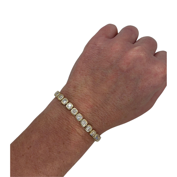Lab-Grown Cushion Cut Bezel Tennis Bracelet