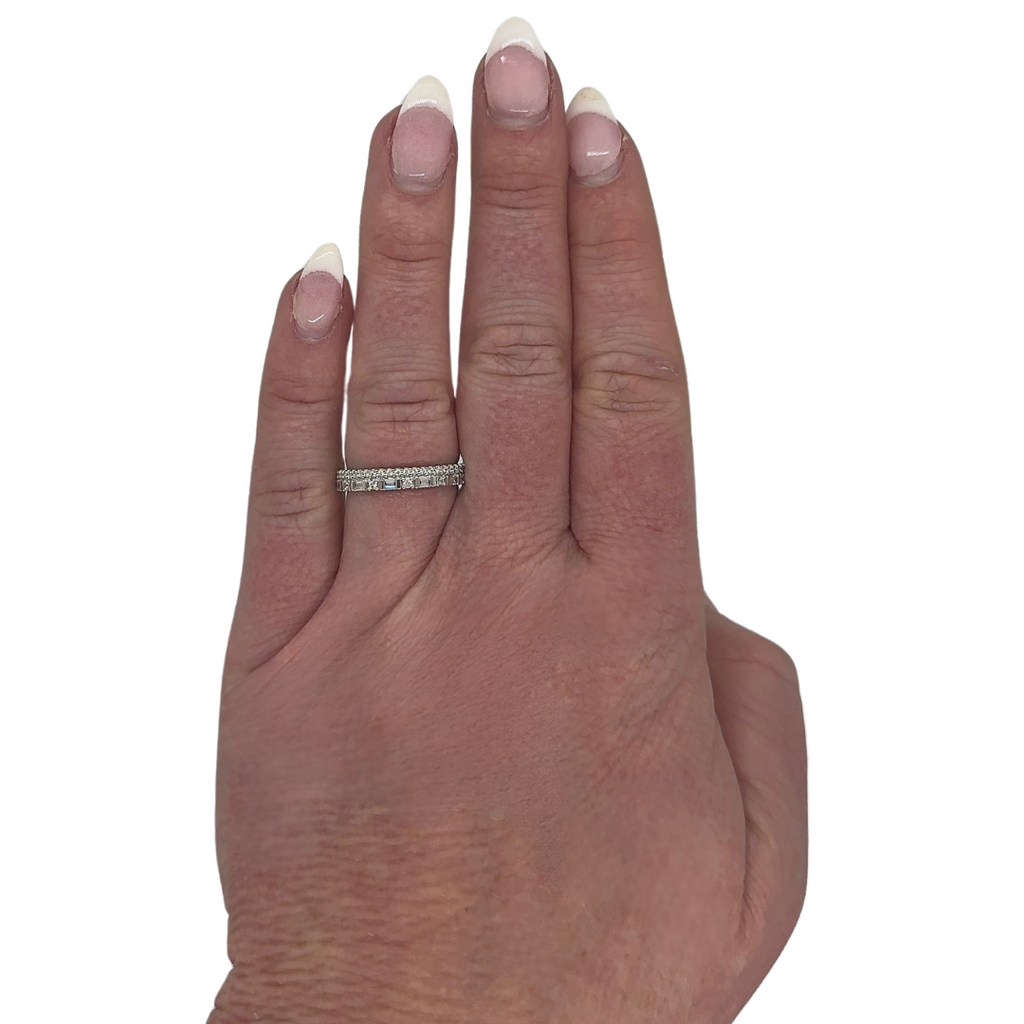 Double Row Round & E/W Baguette Band