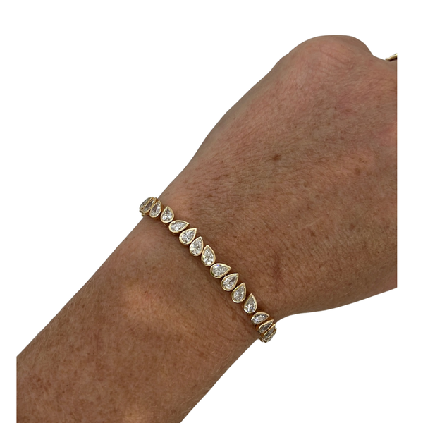 Lab-Grown Offset Bezel Pear Tennis Bracelet