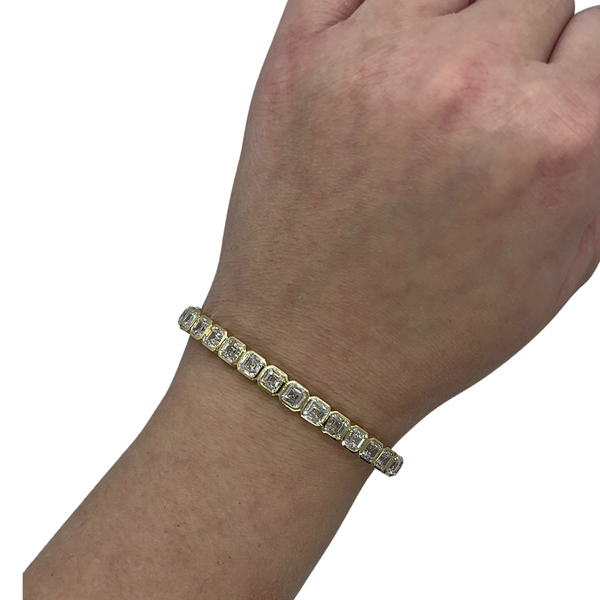 Lab-Grown Bezel Asscher Bangle