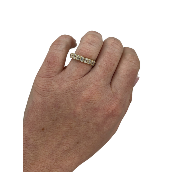 Lab-Grown N/S Emerald Cut Bezel Band
