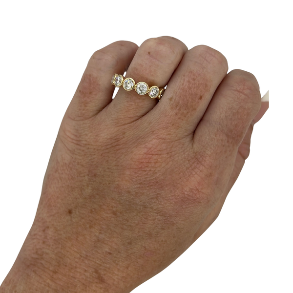 Lab-Grown Bezel Round Band
