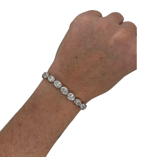 Lab-Grown Bezel E/W Oval Tennis Bracelet