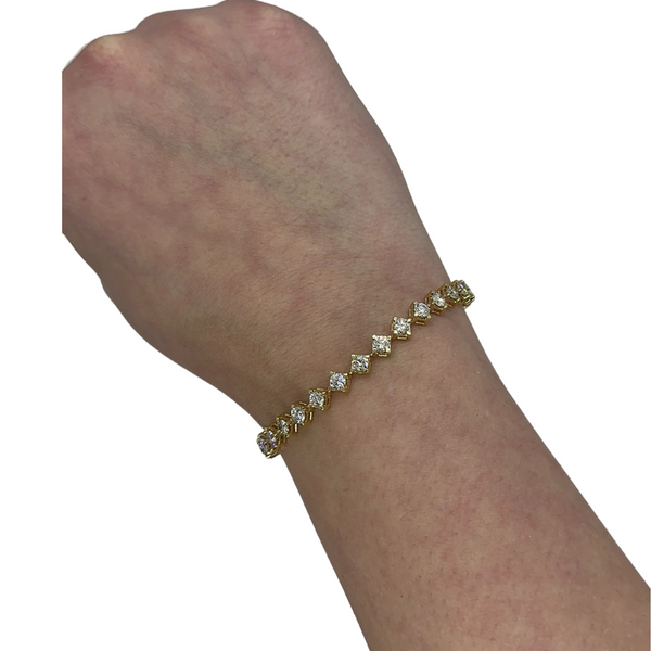 Round Brilliant Cut Offset Tennis Bracelet