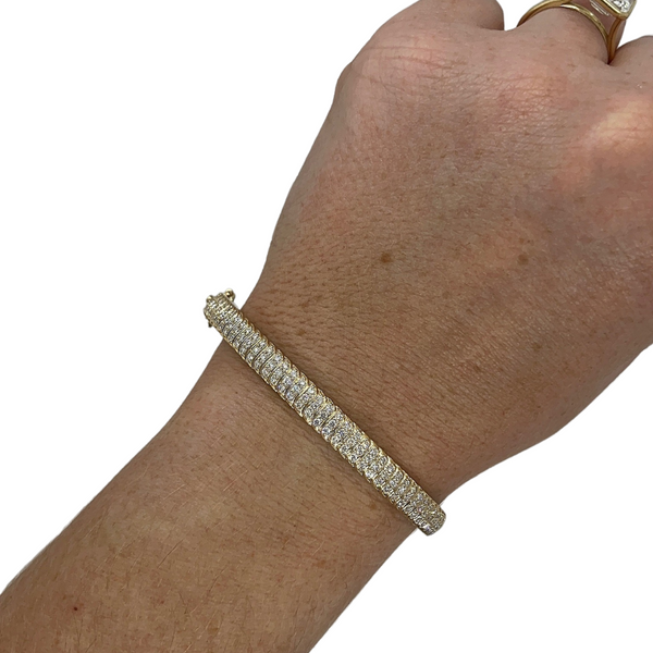 Lab-Grown Fluted Pave Diamond Bangle
