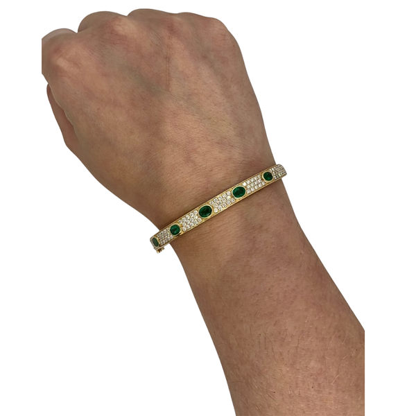 Bezel Oval Emerald & Lab-Grown Pavé Diamond Bangle