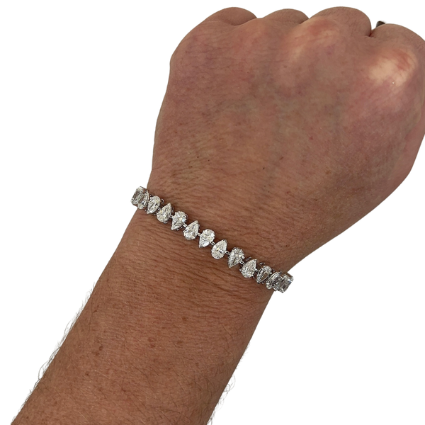 Lab-Grown N/S Alternating Negative Space Pear Tennis Bracelet