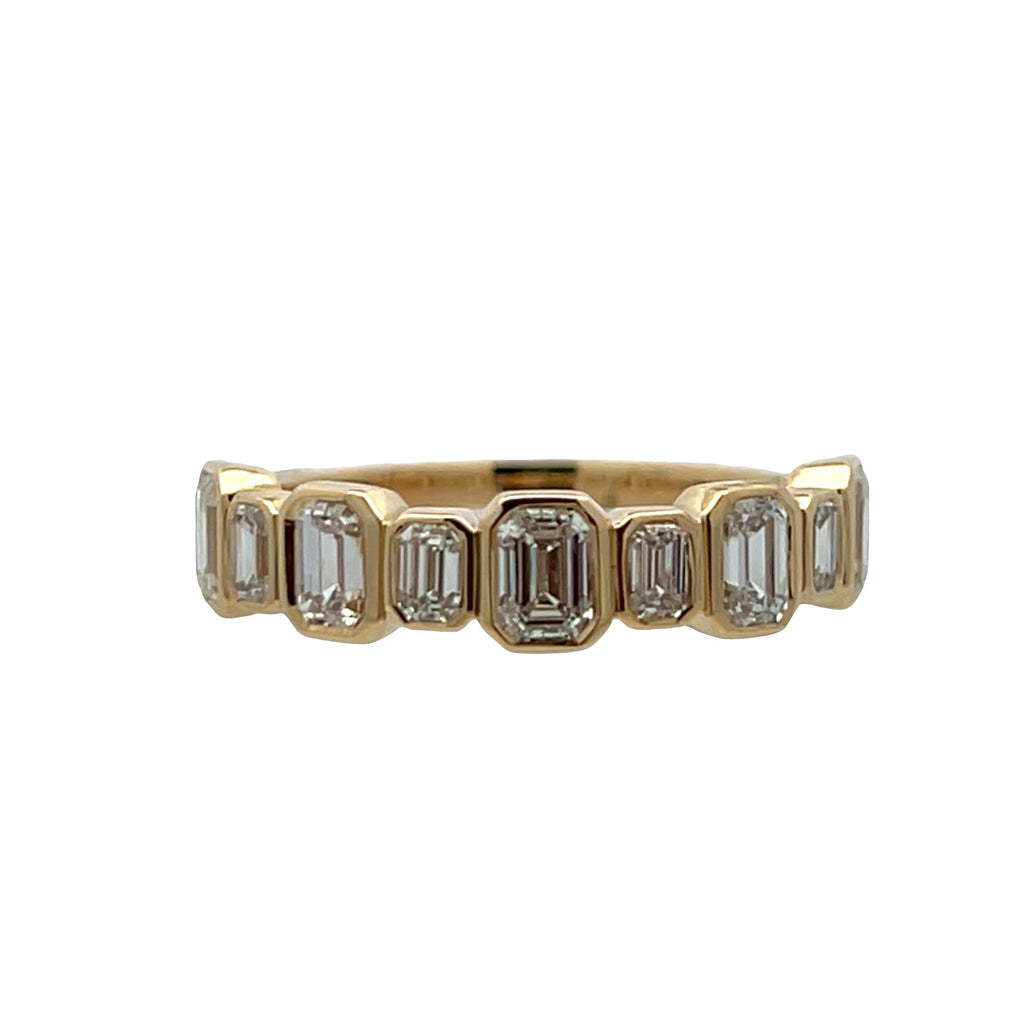Lab-Grown Alternating Size Bezel Emerald Cut Band