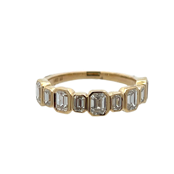 Lab-Grown Alternating Size Bezel Emerald Cut Band