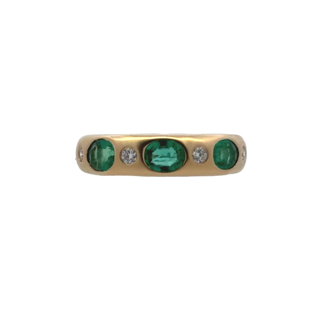 Inlay Oval Emerald & Diamond Brushed Finish Band