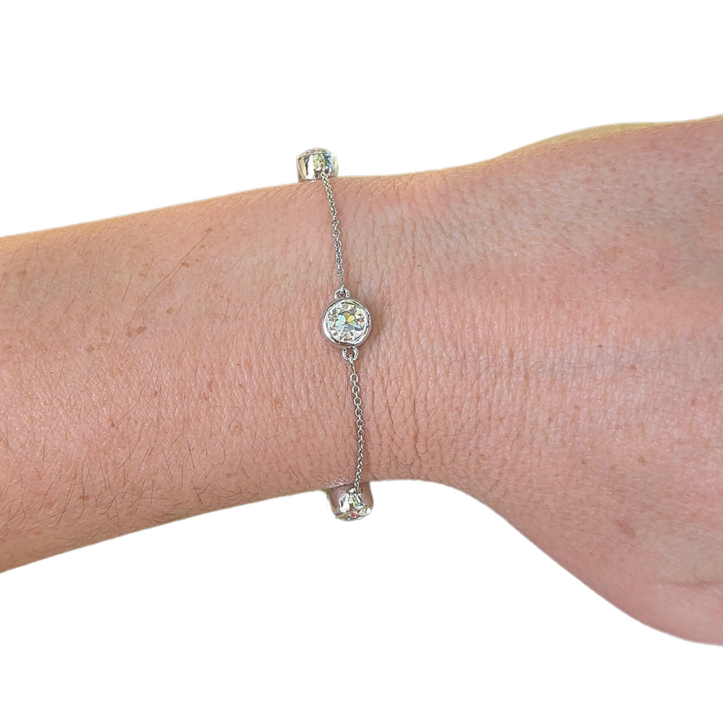 Lab-Grown Euro Round Station Bracelet