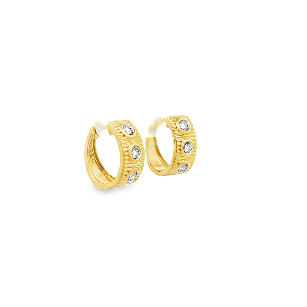 Textured Bezel Huggies